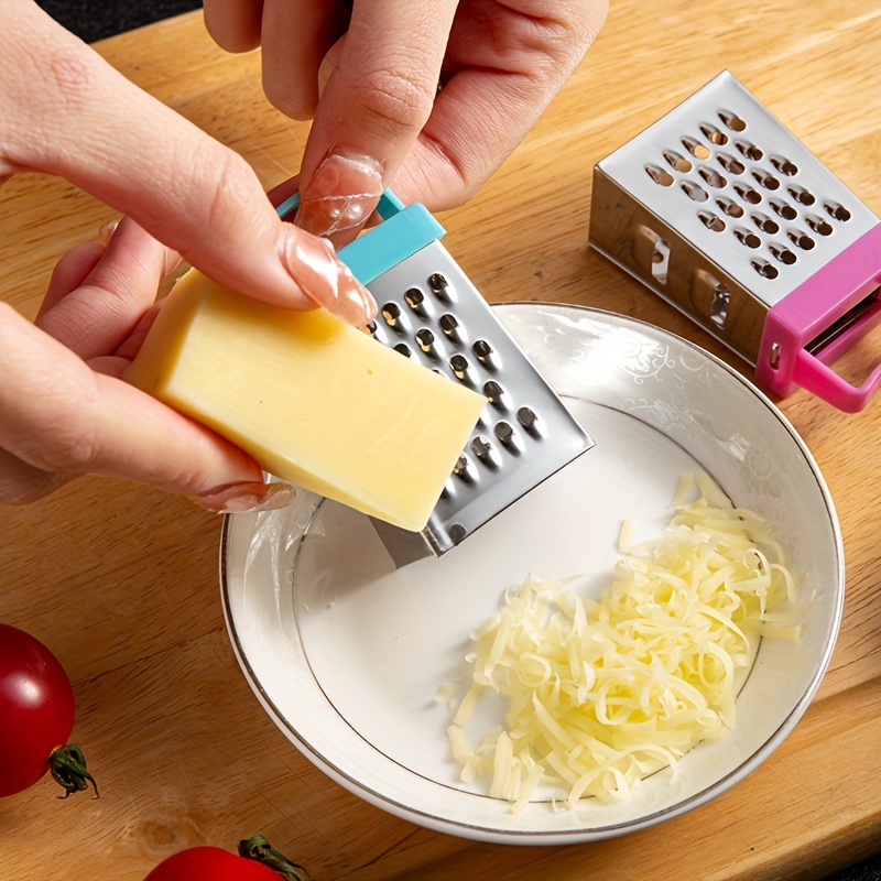 Kitchen Gadgets For Gifts - ミニ四面ステンレス製グレーター、チーズ・ジンジャー・ニンニク・チョコレートシュレッダー、多機能家庭用キッチンガジェットギフト